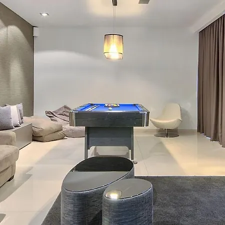 Holiday home Charming With Private Pool Ghajn Zejtuna