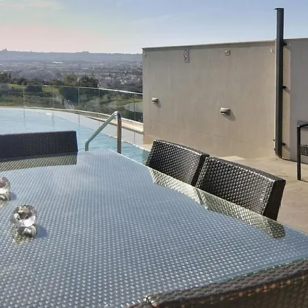 Holiday home Charming With Private Pool Ghajn Zejtuna